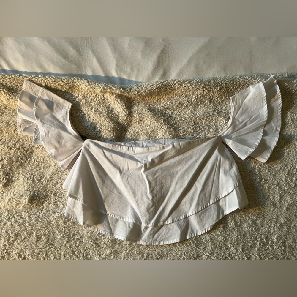 Forever 21, white crop top flair sleeves